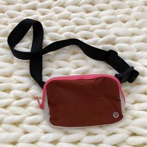 Lululemon new without tags belt bag